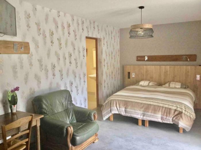 La Ferme De Montard Bed & Breakfast Montmorot Oda fotoğraf