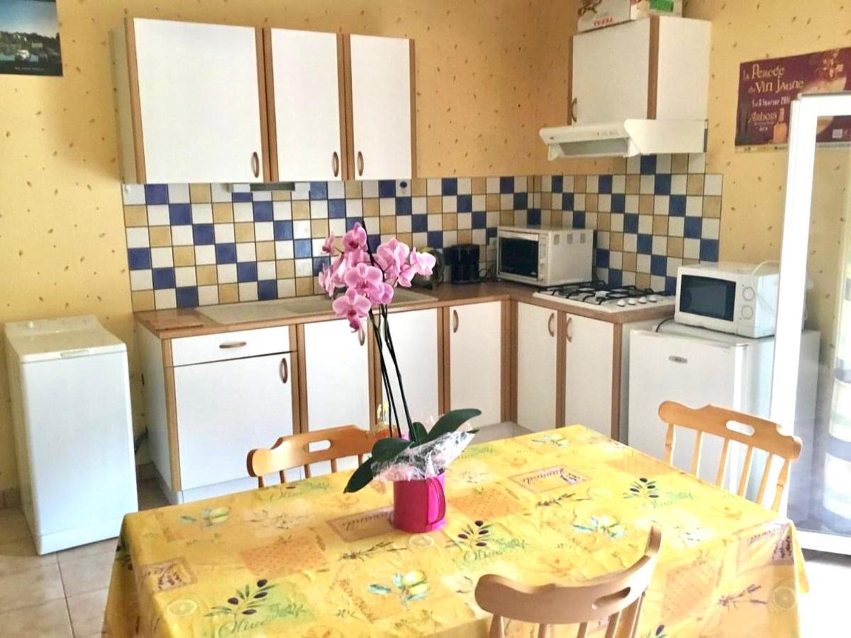 La Ferme De Montard Bed & Breakfast Montmorot Oda fotoğraf
